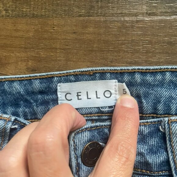 Cello High Rise Distressed Skinny Jeans Light Wash Raw Hem Size 5 - Picture 5 of 7